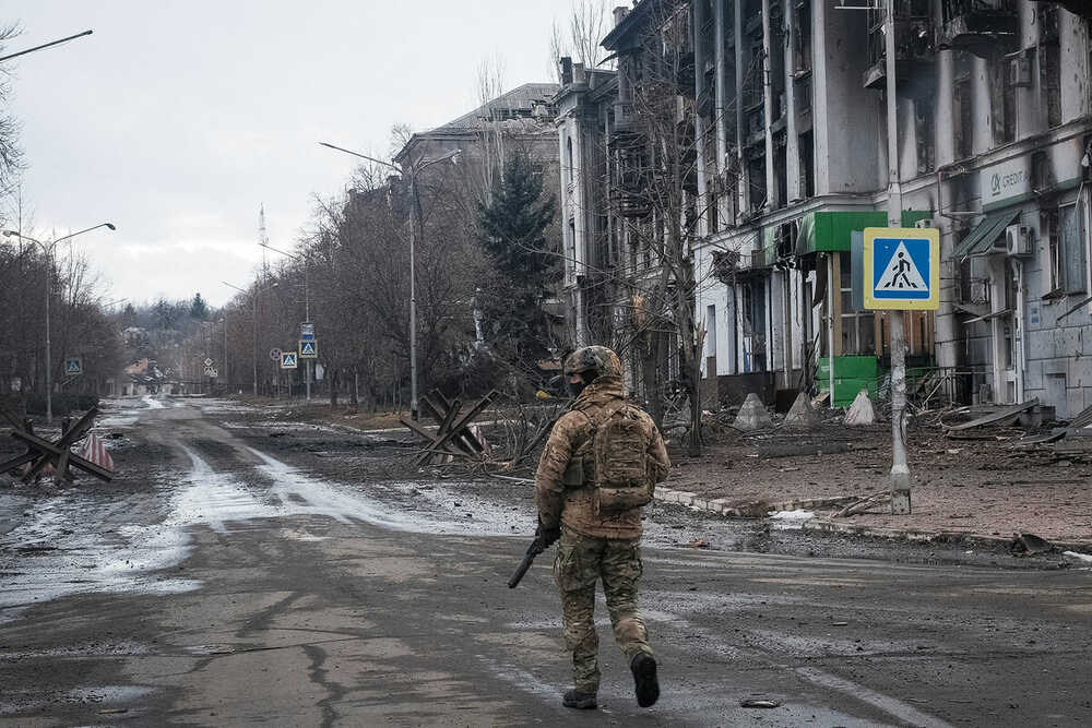 Военные ВСУ начали частичный отход в районе Авдеевки
